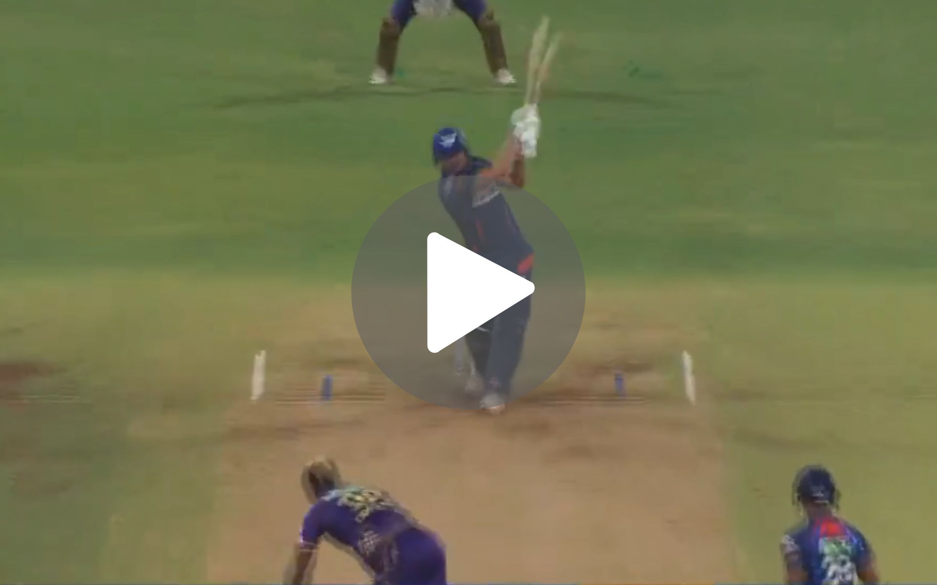 [Watch] Russell Wins Battles Of All-Rounders Against Stoinis; Gets Hulk For 5th Time